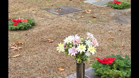 WREATHS ACROSS AMERICA