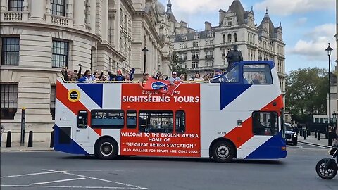 Liverpool fans cheer their 2-0 football win from open top buses #horseguardsparade