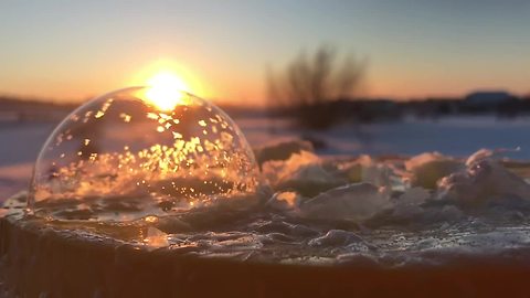 Watching Bubbles Freeze At -14 Fahrenheit Is Mesmerizing