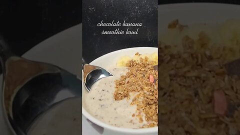 chocolate banana smoothie bowl (vegan friendly)