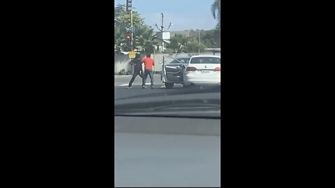 Paisa gets robbed by pimp and lizard on Figueroa street