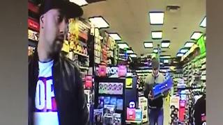 Police looking for suspects who stole woman's credit card, spent over $1,000 at GameStop
