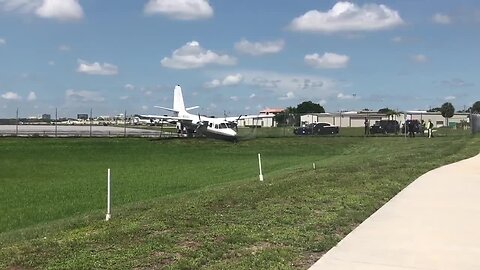 Small plane skids off runway at Boca Raton Airport, no one hurt