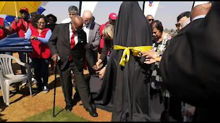 SOUTH AFRICA - Johannesburg - Unveiling of Ahmed Kathrada's bronze statue (vy3)