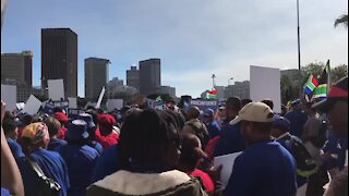 UPDATE 1: Opposition parties march against Zuma presidency in Cape Town (LHu)