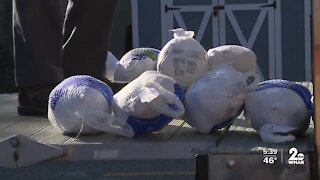 Hundreds receive food for Thanksgiving meals