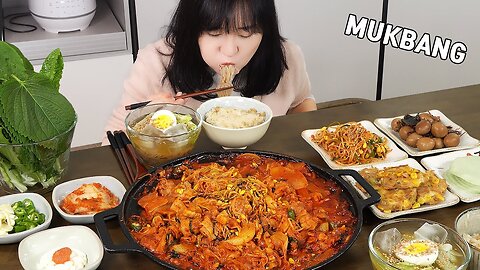 Cooking Mukbang :) spicy bean sprout pork bulgogi, Cheese fried rice.