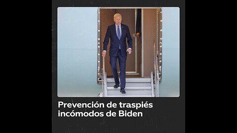 El equipo de Biden toma medidas para evitar que tropiece y caiga en público