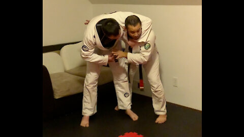 Escaping from a Headlock using Brazilian Jiu-Jitsu