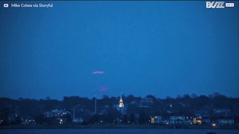 Hypnotisante superbe lune à Rhode Island