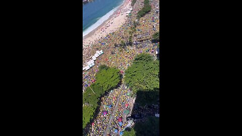 Manifestação contra censura e perseguição política, ontem (22/04), em Copacabana.