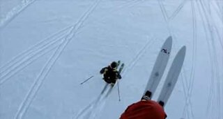 Esquiador contra Speedrider em descida alucinante!