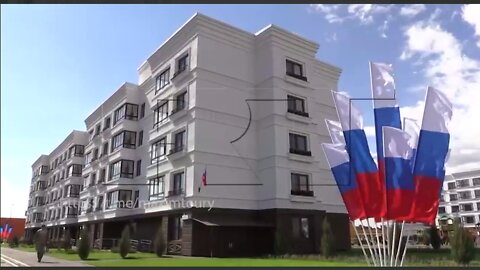 ウクライナのマリウポリに新しいアパートが完成！家を失った家族が鍵を受け取る New Apartments in Mariupol 2022/09/10