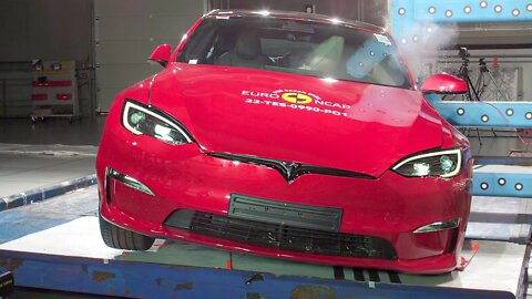 Tesla Model S (2022) Crash Test