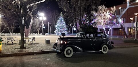 1936 Buick Model 60 Century. Getting our Christmas tree (5)