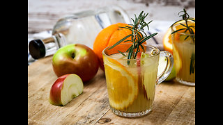 How to make hot apple rosemary gin
