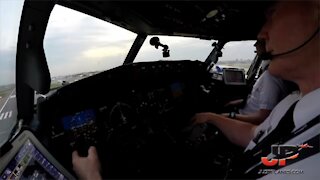 Boeing 737MAX landing at Newark Airport