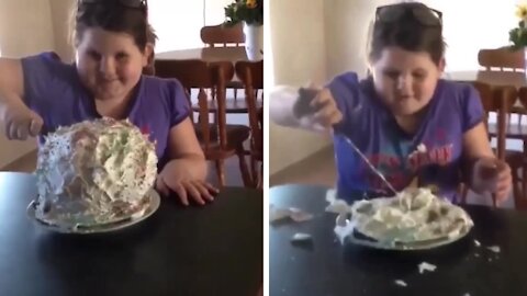 Birthday girl bursts balloon cake when cut with knife