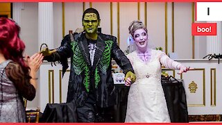 A Halloween-mad couple mad it the theme of their wedding!