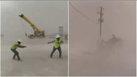 Byggnadsarbetare i Texas måste fly från en sandstorm