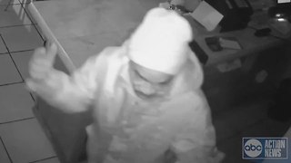 Tampa police search for suspect caught on video burglarizing two Seminole Heights restaurants | surveillance video