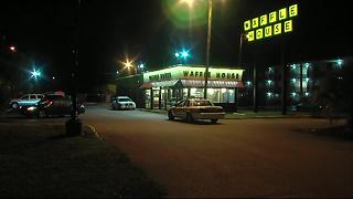 Deputies search for suspects after 2 armed men rob Waffle House in Tampa