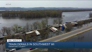 Train derails in Southwest Wisconsin