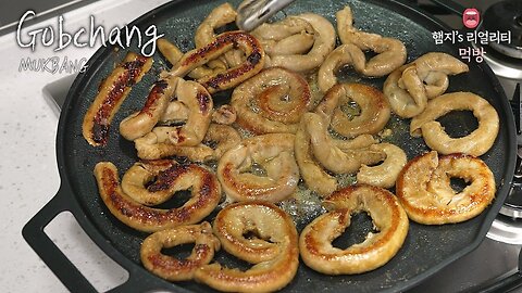 Gobchang (Grilled beef intestine) ★ So Stuffed Inside!! Grilled Intestine With Soju