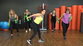 Fitness Friday – Tricep kickbacks