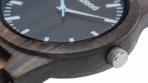 4 Must Have Wearables Made of Genuine Wood