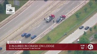 3 injured in crash on Lodge