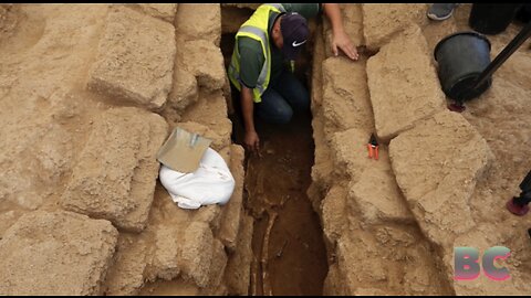 Archaeologists unearth the largest cemetery ever discovered in Gaza
