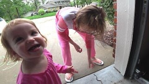 Funny Videos ~ Kids Scream Afraid of Worms!