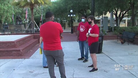 Federal unemployment benefits protest