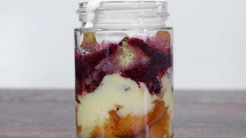 Delicious cake in a jar recipe