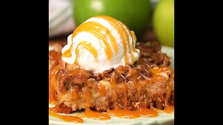 Caramel Apple Crisp Cheesecake Bars [GMG Originals]