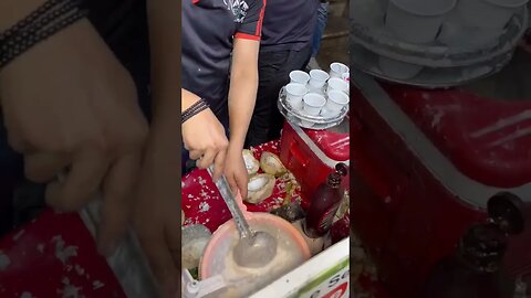 🇮🇳 Crazy Coconut Juice Seller in India #indianstreetfood #streetfood #indianfood