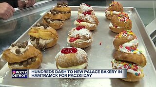 Hundreds dash to New Palace Bakery in Hamtramck for Paczki Day