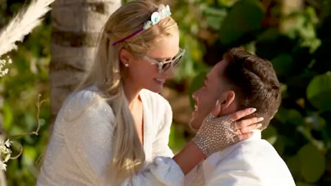 Paris Hilton Gets ENGAGED & Celebrity Friends REACT!