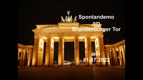 Spontandemo am Brandenburger Tor - Entschuldigung an Russen!!!!