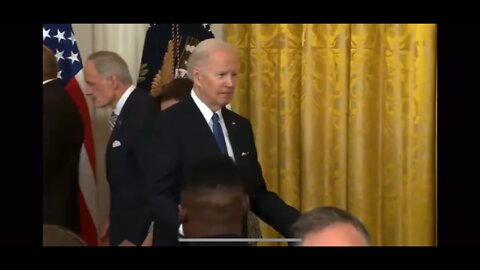 Biden gets ignored by Obama