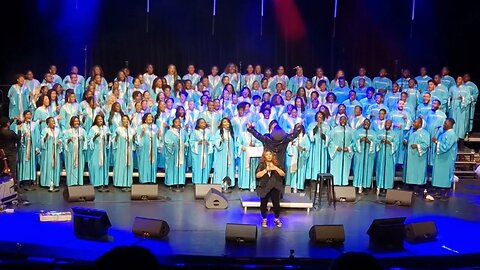 Kim Burrell "For Every Mountain" in Paris (and Total Praise Mass Choir in Paris - 2022)