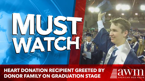 Heart donation recipient greeted by donor family on graduation stage