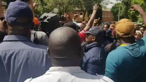 Alex protesters outside the City of Joburg regional offices in Sandton (keK)