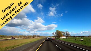Oregon: Driving Interstate 84 heading towards Pendleton