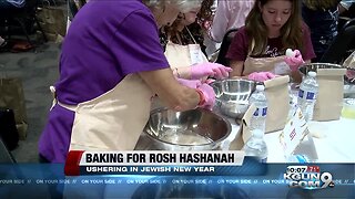 Tucson JCC bakes Challah to celebrate Rosh Hashanah