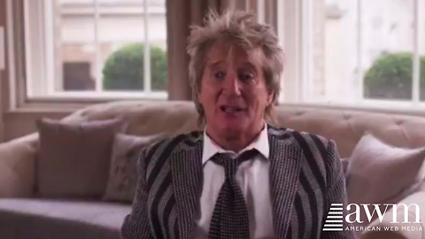 Rod Stewart Wows Listeners With Rendition of “Should auld the acquaintance be forgot”