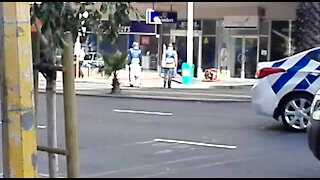 UPDATE 2 - Police search for two robbery suspects after 'hostage' situation in CTown CBD (7iQ)
