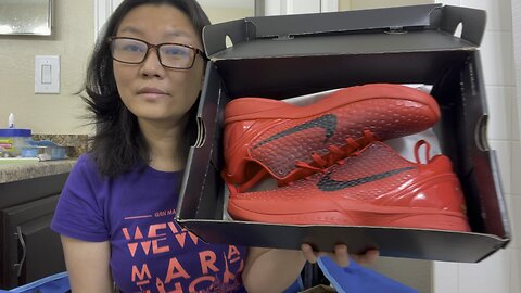 This is a pair FAKE Nike Kobe shoes . Can you tell why it’s fake?