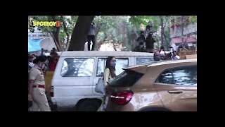 Sara Ali Khan & Shraddha Kapoor Leave NCB Office Post Interrogation | SpotboyE